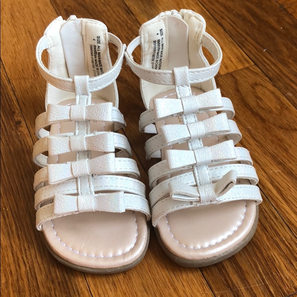 White sandals girls size 4  MAKE OFFER